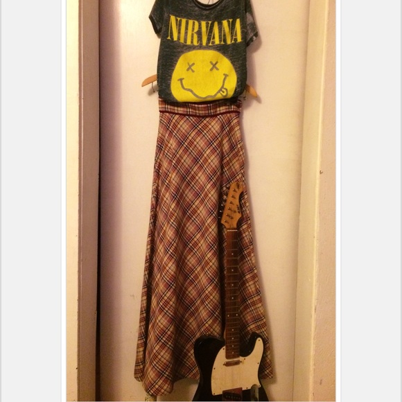 Vintage Plaid Wool Maxi Skirt - Warm & Stylish - Picture 4 of 8